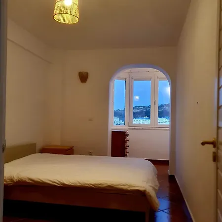 Front De Apartment